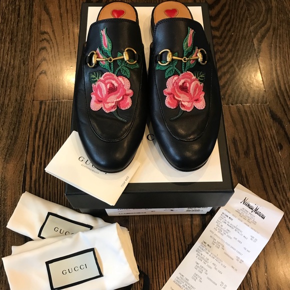 flip flop in signature canvas